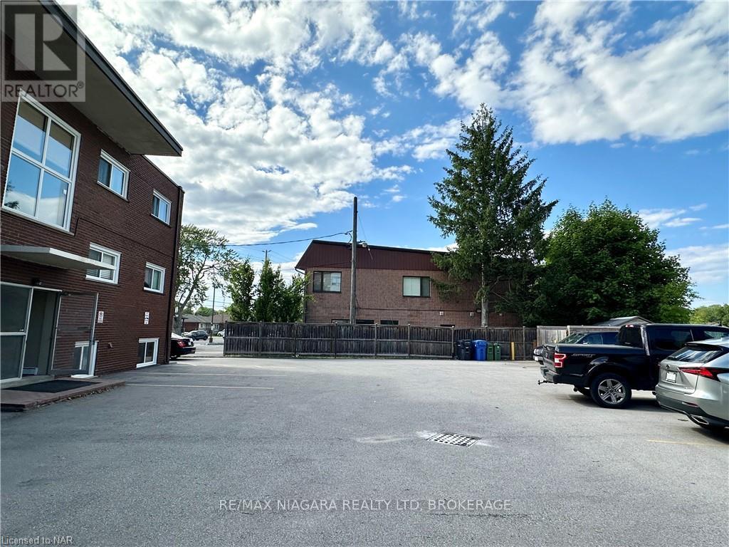 8 - 286 Vine Street, St. Catharines, Ontario  L2M 4T3 - Photo 6 - X13846028