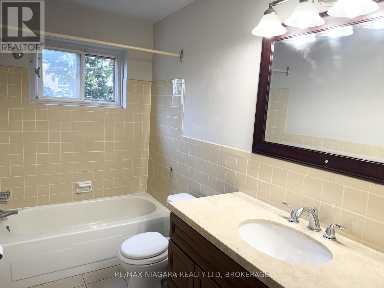 4 - 286 Vine Street, St. Catharines, Ontario  L2M 4T3 - Photo 38 - X13846032