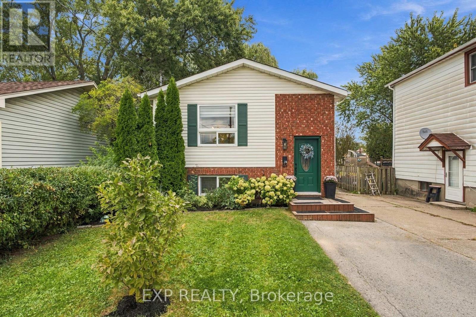 28 Maitland Street, Thorold, Ontario  L2V 3A7 - Photo 4 - X13846928