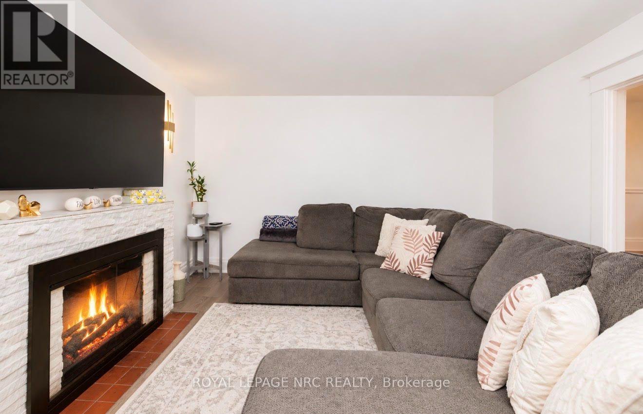 243 Geneva Street, St. Catharines, Ontario  L2R 4R2 - Photo 10 - X13846972