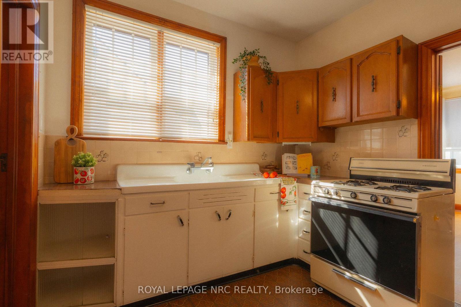 56 Lyons Avenue, Welland, Ontario  L3B 1L7 - Photo 8 - X13847072