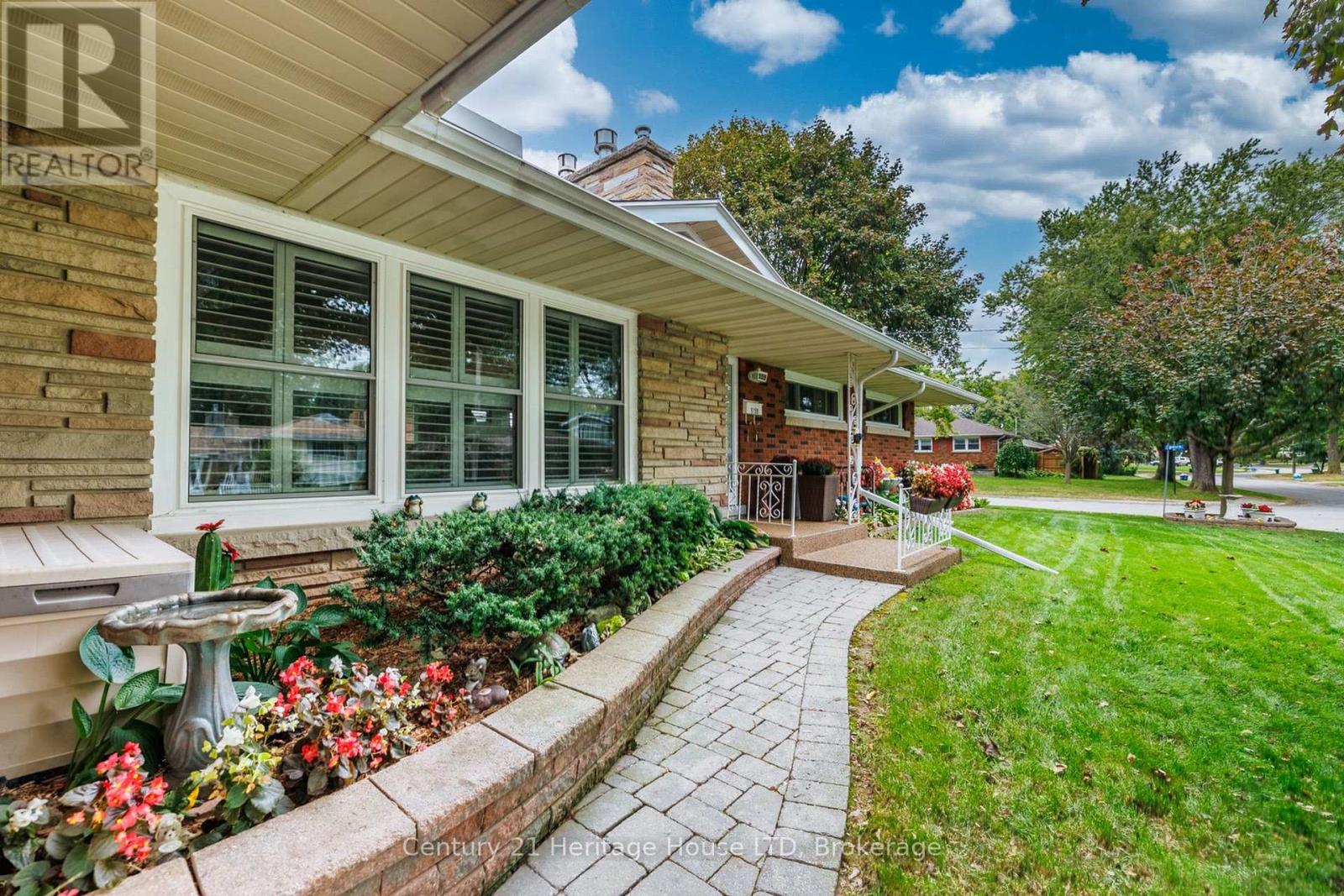 5159 Shirley Avenue, Niagara Falls, Ontario  L2E 5C3 - Photo 2 - X13847112