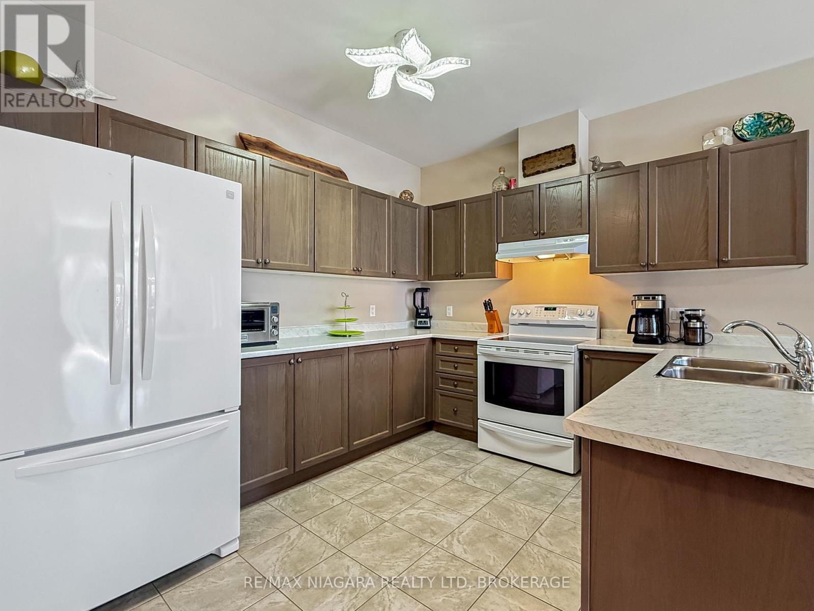 1041 Meadowood Street, Fort Erie, Ontario  L2A 5B9 - Photo 11 - X13848046