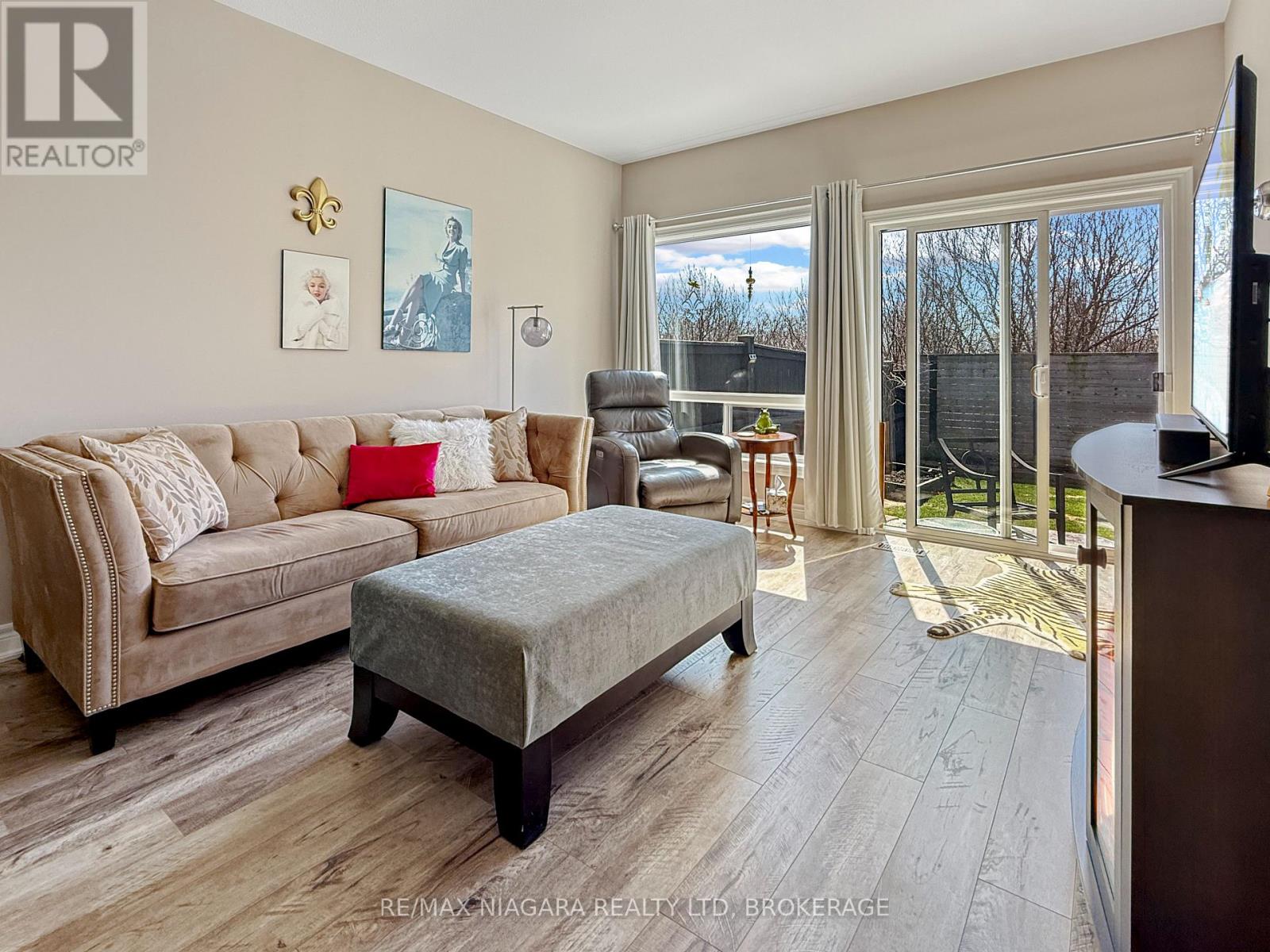 1041 Meadowood Street, Fort Erie, Ontario  L2A 5B9 - Photo 6 - X13848046