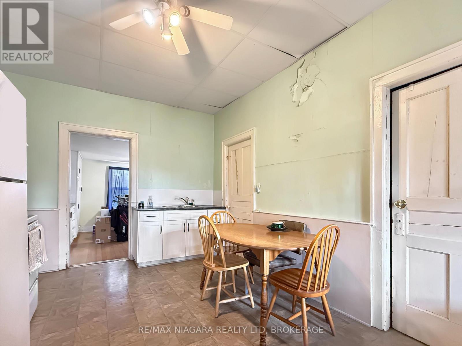 35 Forsythe Street, Fort Erie, Ontario  L2A 1X1 - Photo 4 - X13848274