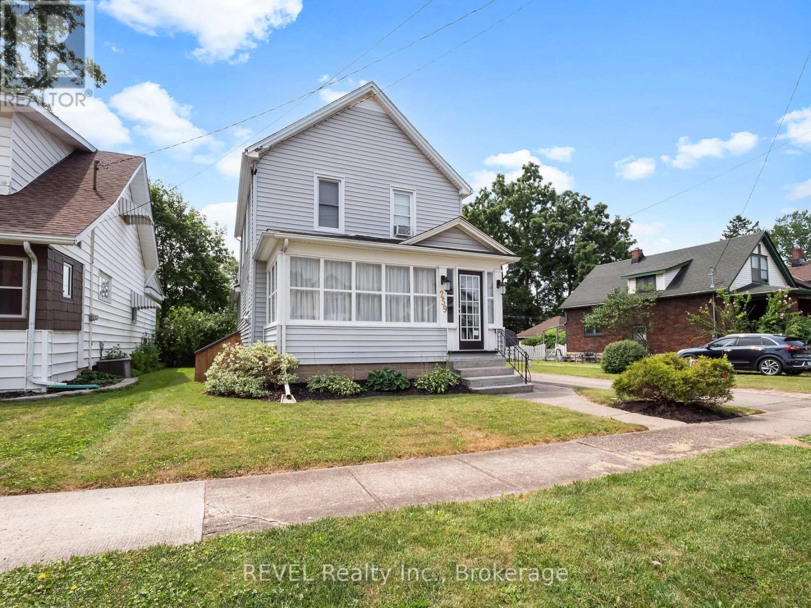 259 Dufferin Street, Fort Erie, Ontario  L2A 2T7 - Photo 2 - X13848292