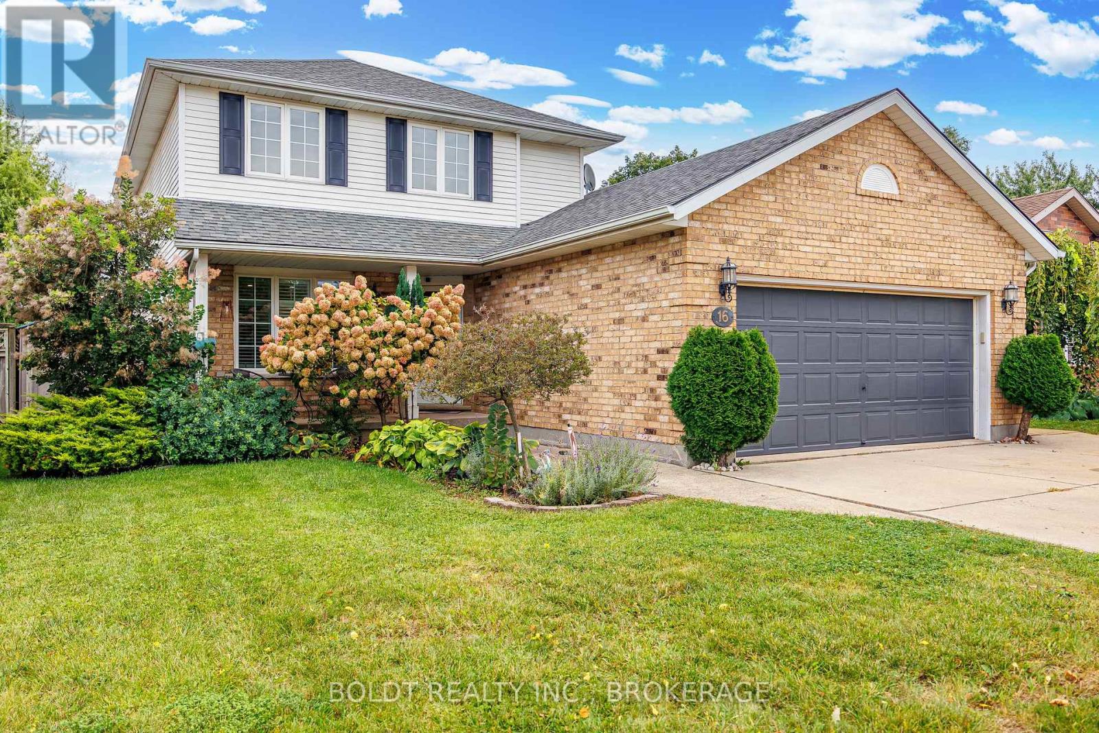 16 WESTBURY DRIVE, St. Catharines, Ontario