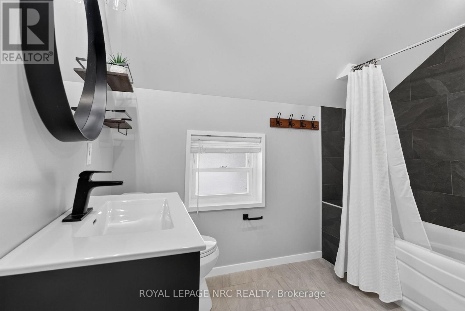 26 Lyndon Street W, Thorold, Ontario  L2V 3J7 - Photo 15 - X13848846