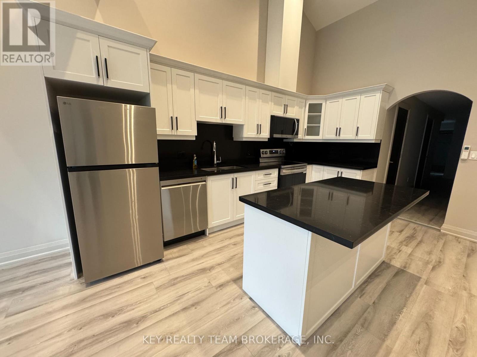 214 B St Paul Street, St. Catharines, Ontario  L2R 3M2 - Photo 3 - X13850484