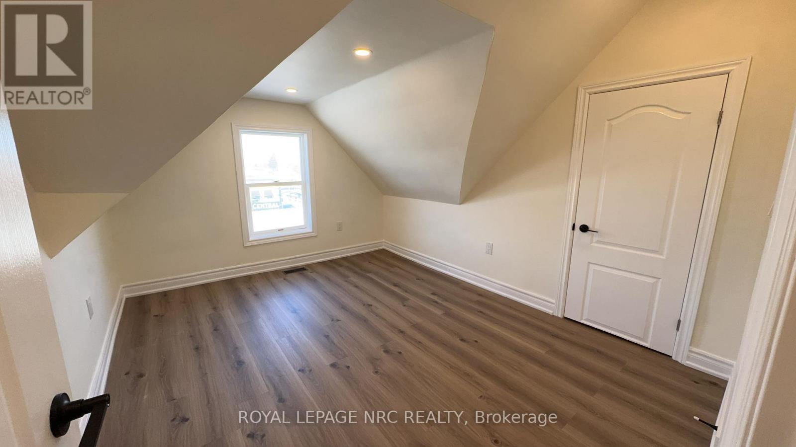 4677 Crysler Avenue, Niagara Falls, Ontario  L2E 3V7 - Photo 37 - X13851428