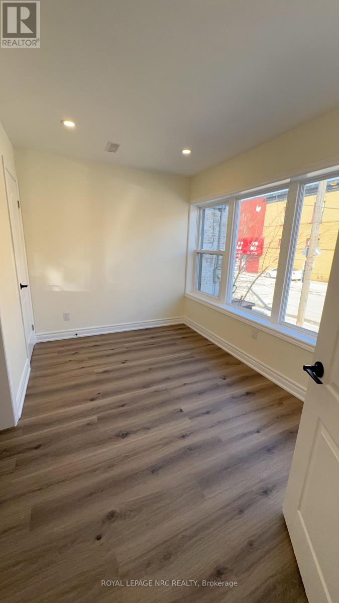 4677 Crysler Avenue, Niagara Falls, Ontario  L2E 3V7 - Photo 8 - X13851428