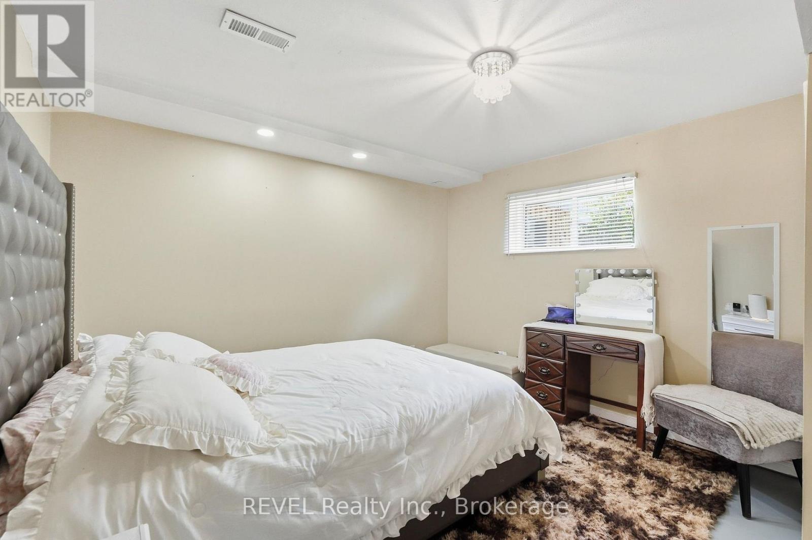3 Ormond Street N, Thorold, Ontario  L2V 1Y6 - Photo 35 - X13851446