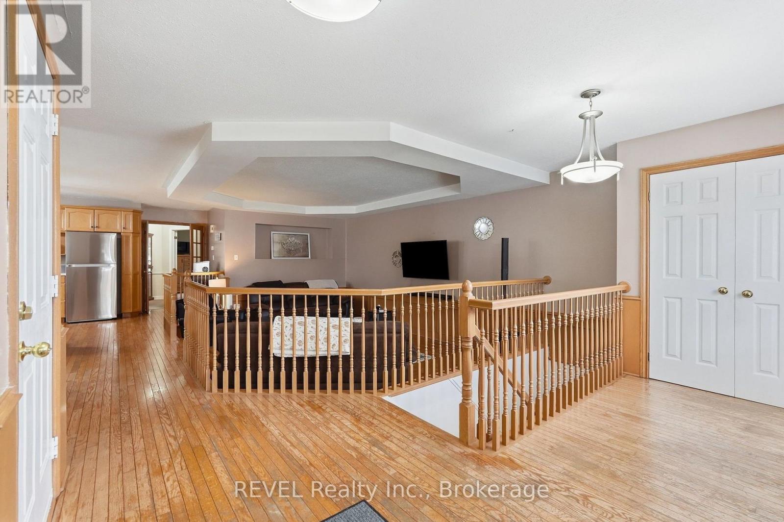 3 Ormond Street N, Thorold, Ontario  L2V 1Y6 - Photo 4 - X13851446