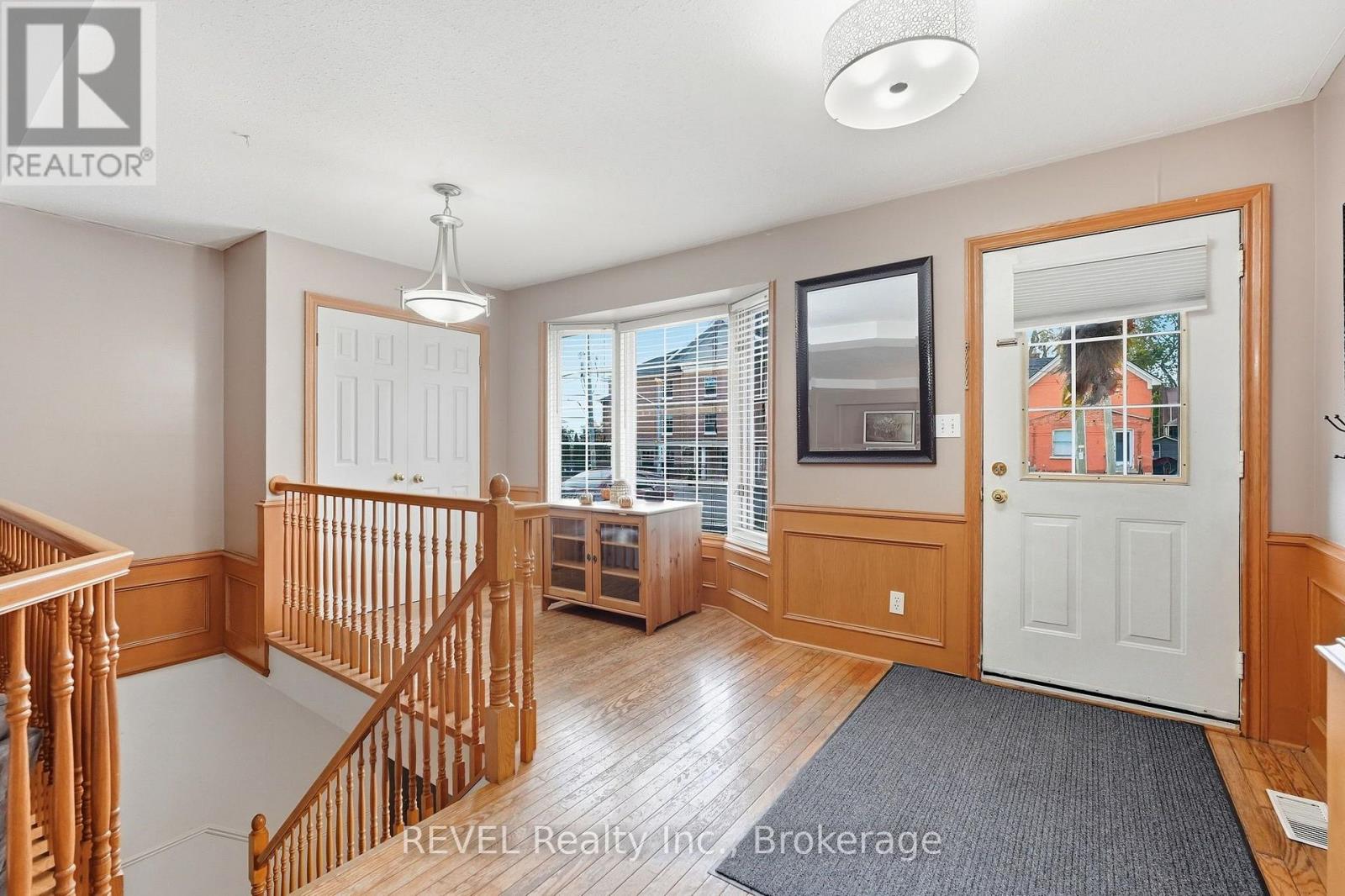 3 Ormond Street N, Thorold, Ontario  L2V 1Y6 - Photo 5 - X13851446