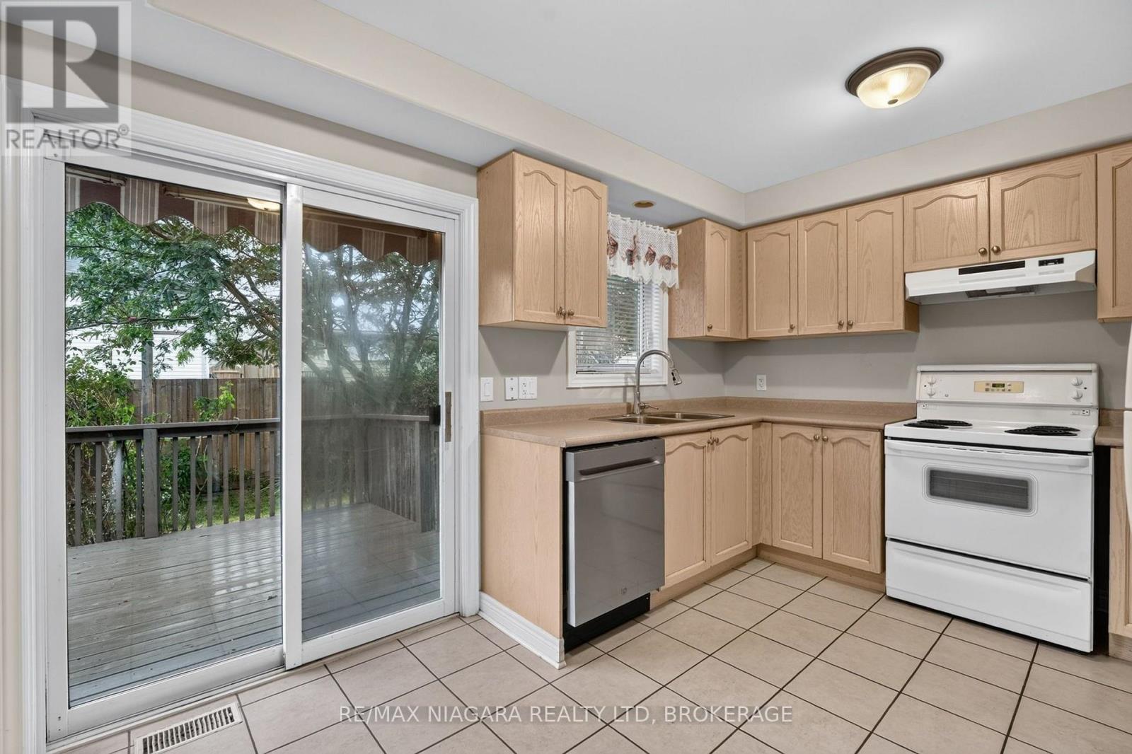 15 Days Avenue, Welland, Ontario  L3C 7H8 - Photo 10 - X13853052