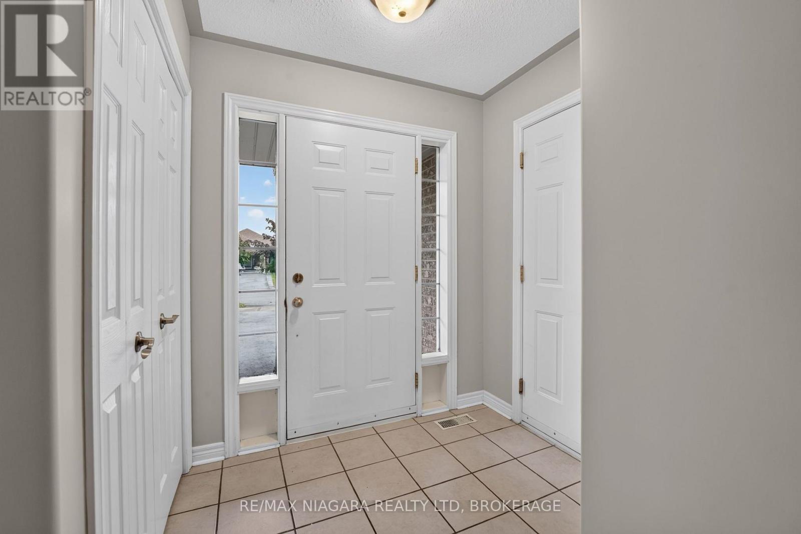 15 Days Avenue, Welland, Ontario  L3C 7H8 - Photo 3 - X13853052