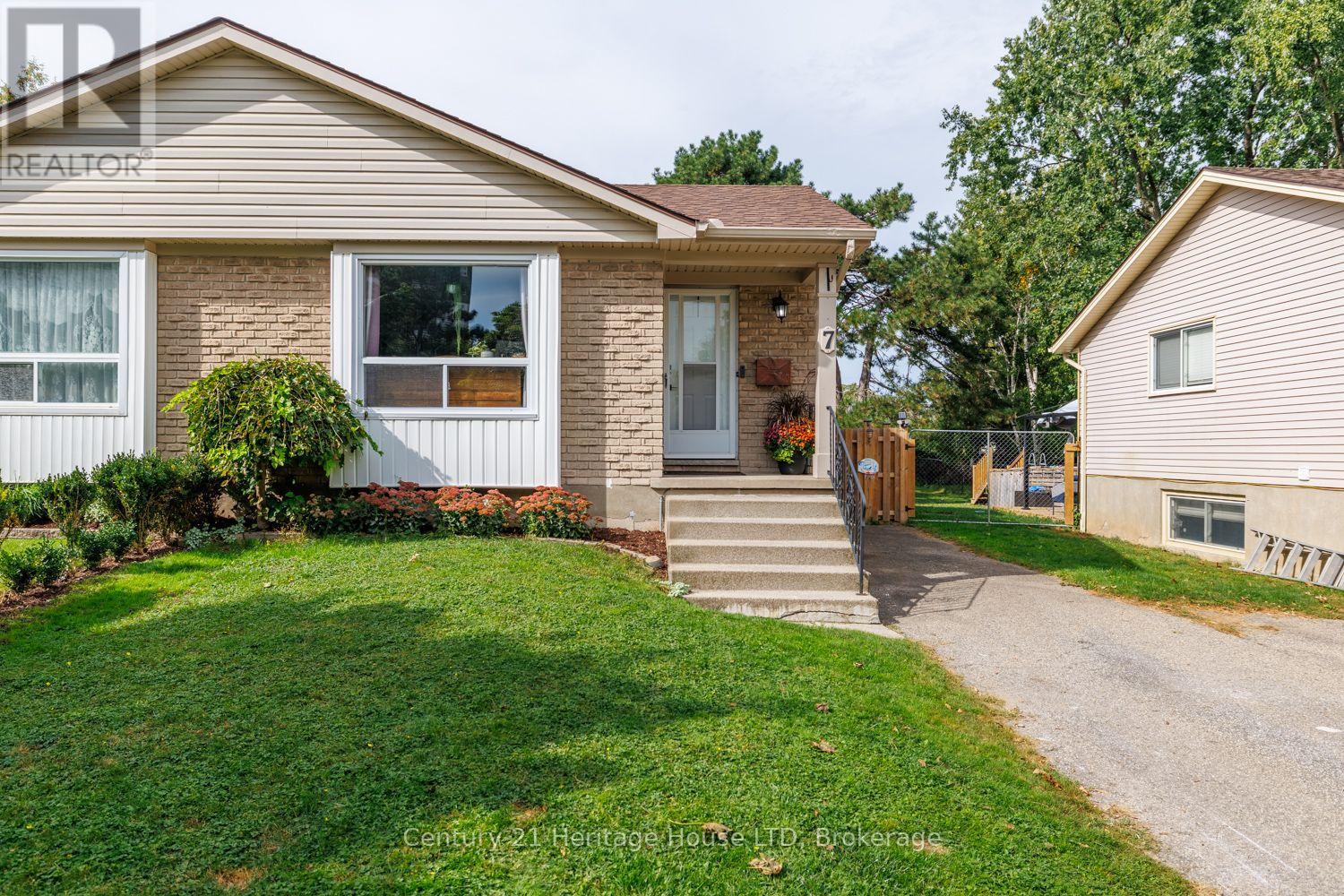 7 Mcnicholl Circle, St. Catharines, Ontario  L2N 7C5 - Photo 2 - X13853538
