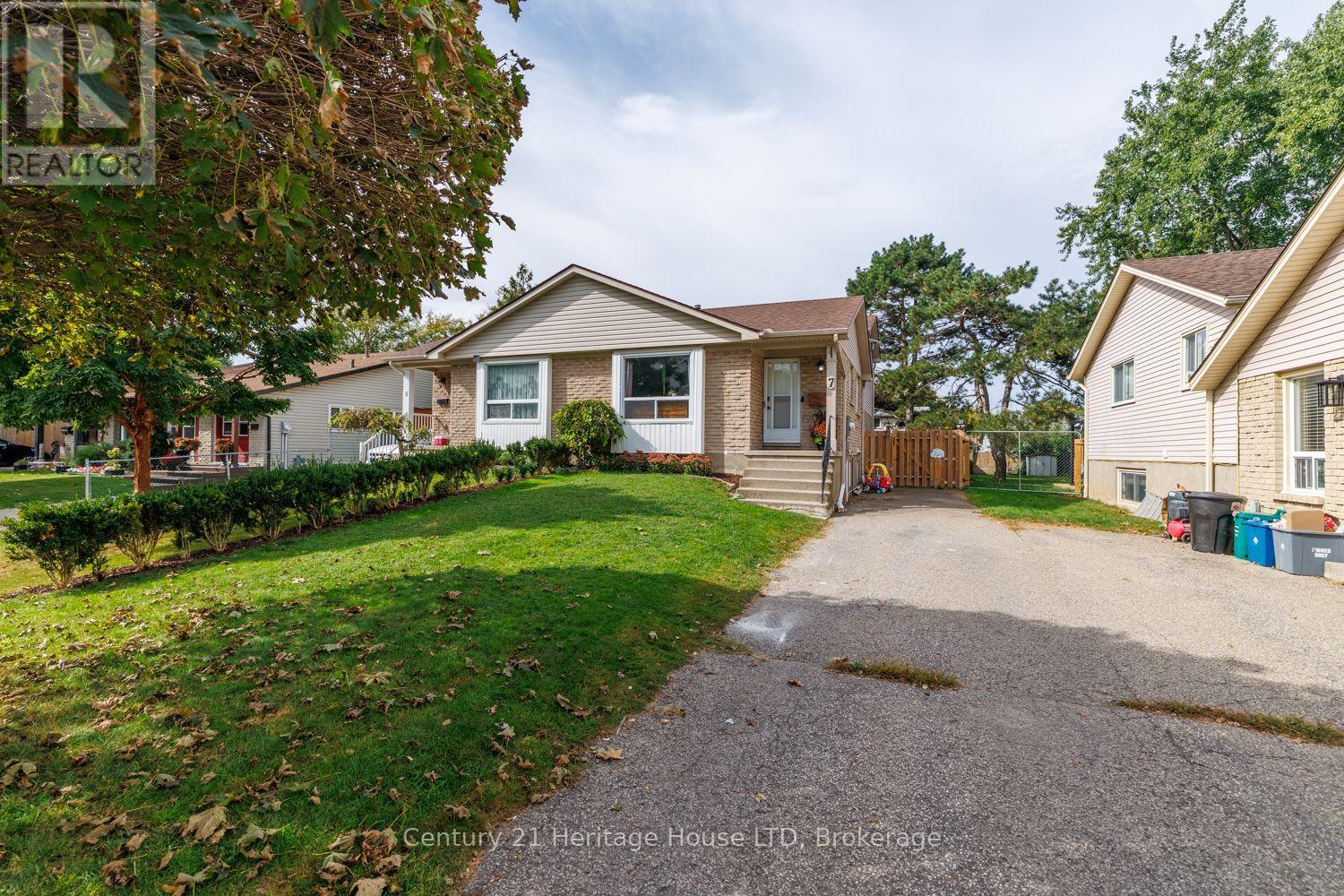 7 Mcnicholl Circle, St. Catharines, Ontario  L2N 7C5 - Photo 4 - X13853538
