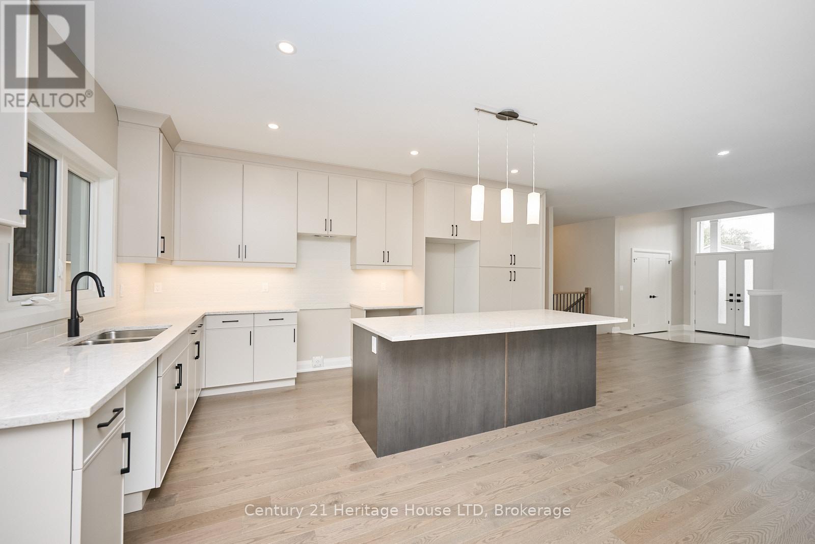 338 Sugarloaf Street, Port Colborne, Ontario  L3K 2P3 - Photo 14 - X13853542