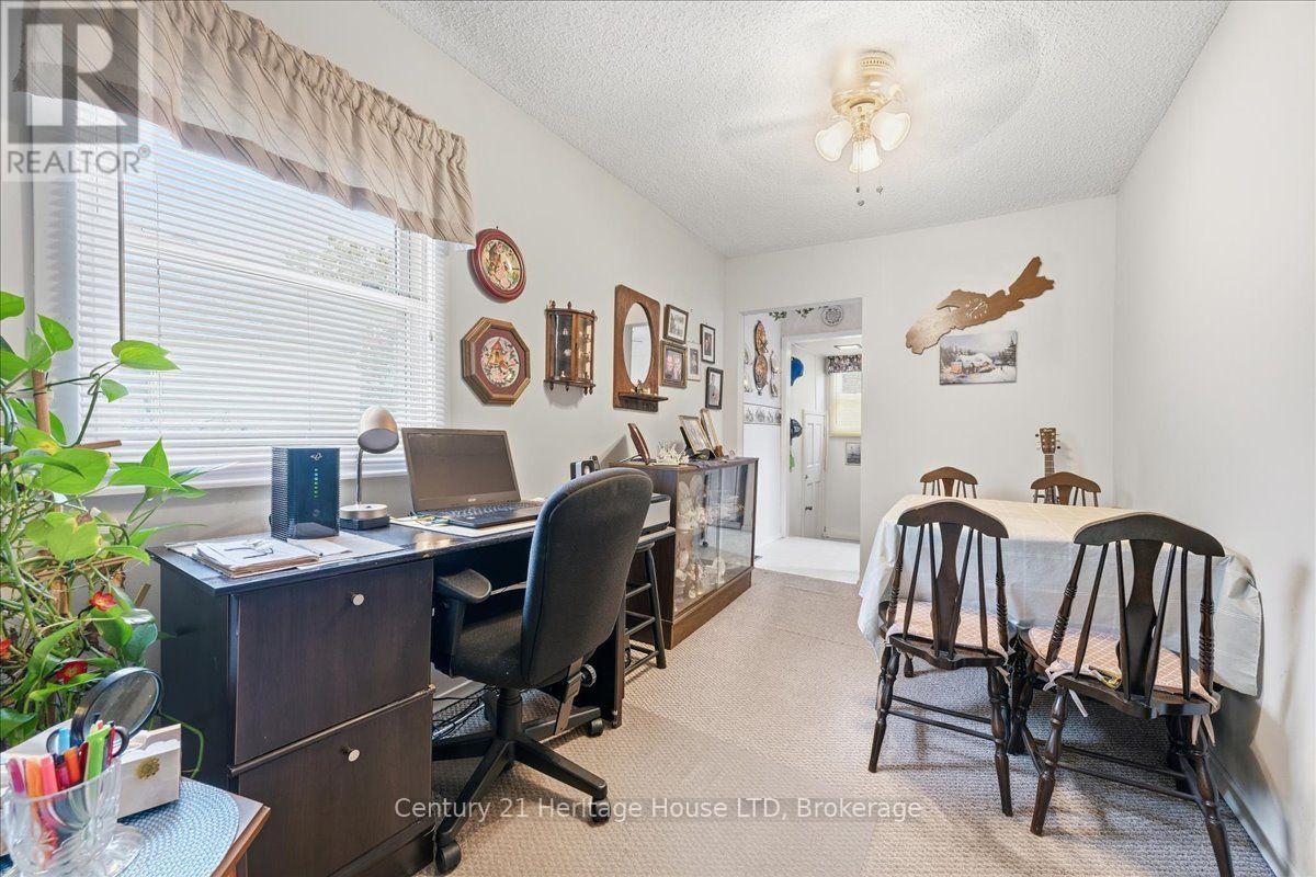 26 Coventry Street, St. Catharines, Ontario  L2R 2X7 - Photo 11 - X13854160