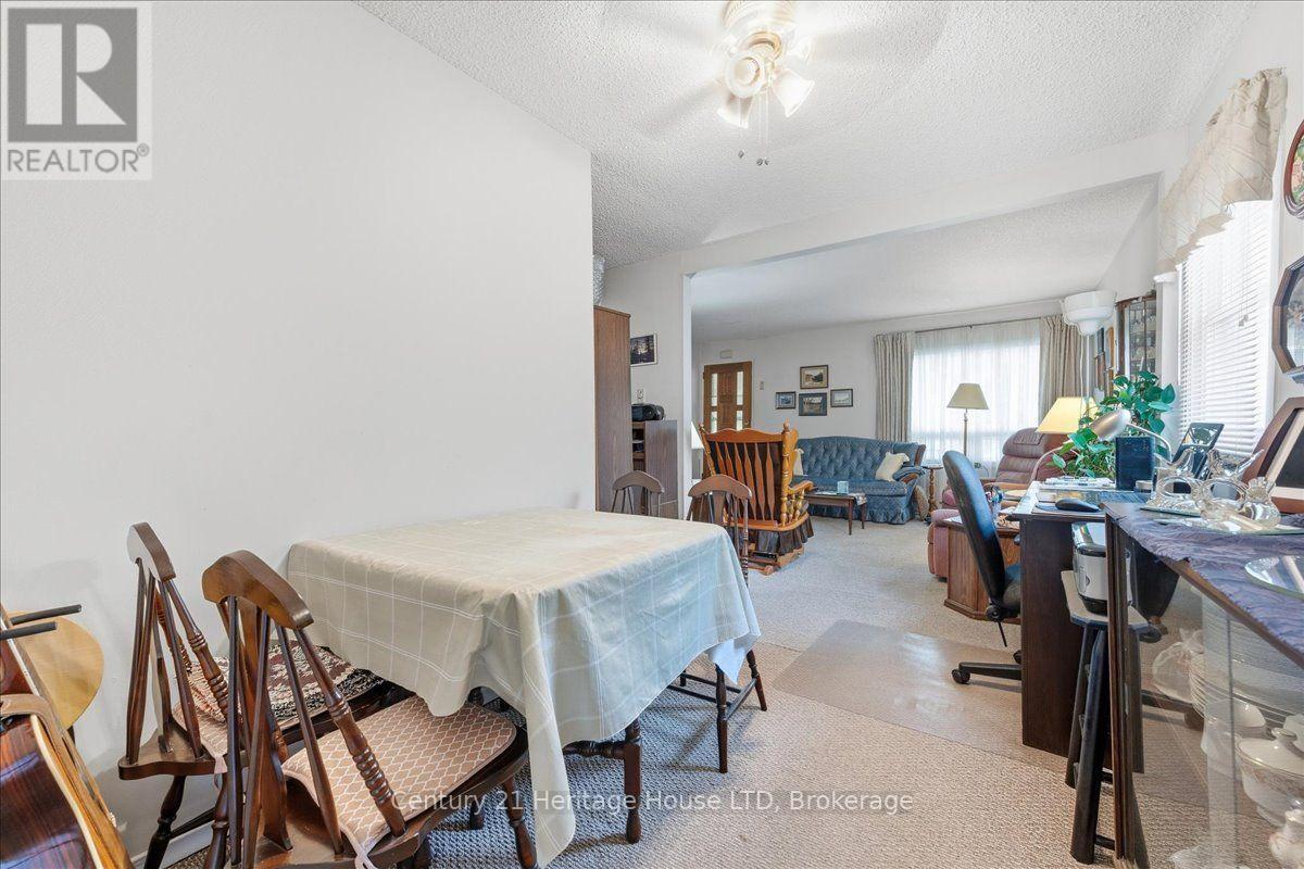 26 Coventry Street, St. Catharines, Ontario  L2R 2X7 - Photo 12 - X13854160