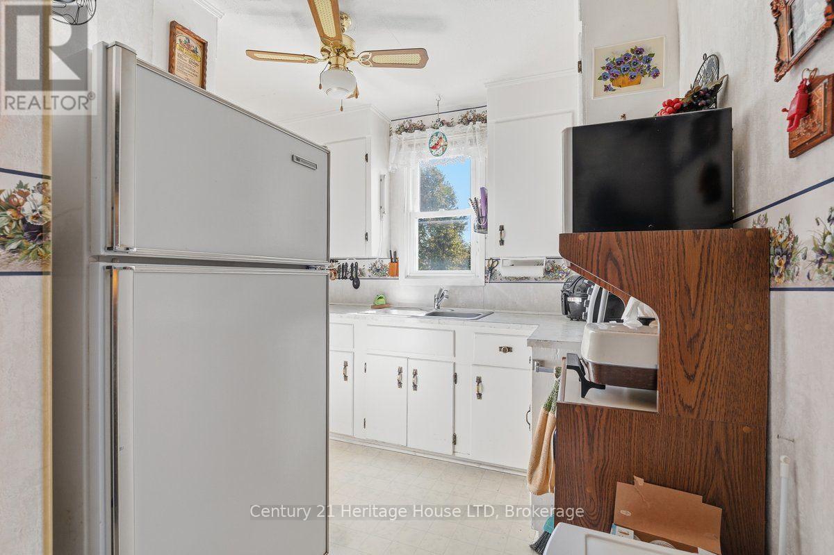 26 Coventry Street, St. Catharines, Ontario  L2R 2X7 - Photo 14 - X13854160