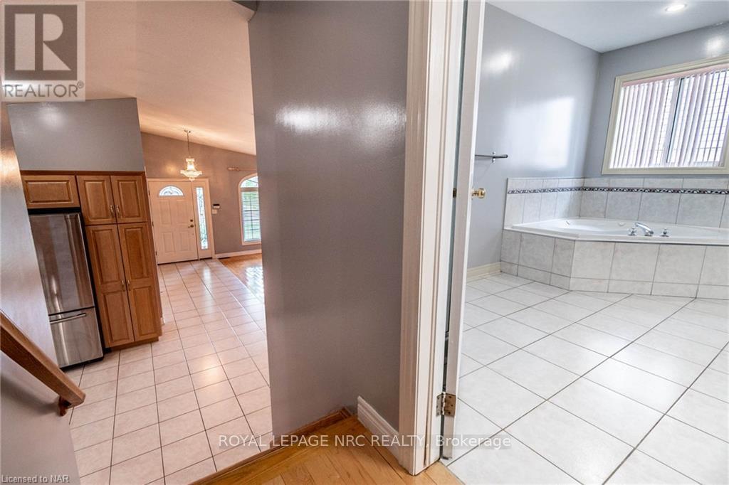 7005 Kelly Drive, Niagara Falls, Ontario  L2H 3J9 - Photo 22 - X13854472