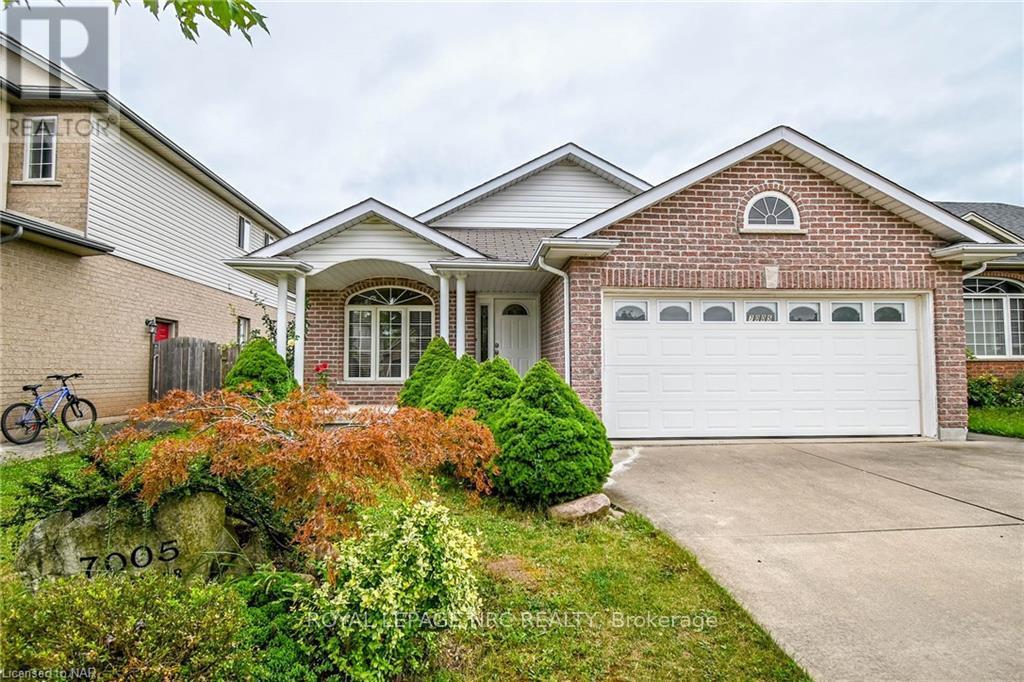 7005 Kelly Drive, Niagara Falls, Ontario  L2H 3J9 - Photo 3 - X13854472