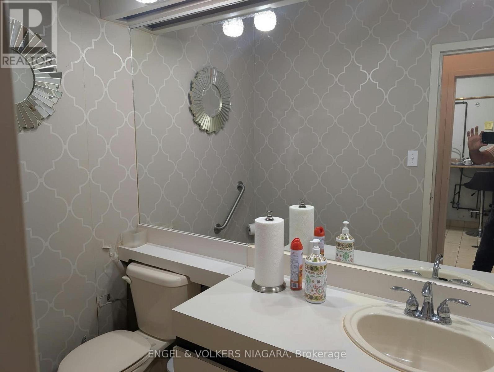 Unit C - 3477 Portage Road, Niagara Falls, Ontario  L2J 2K5 - Photo 8 - X13854712