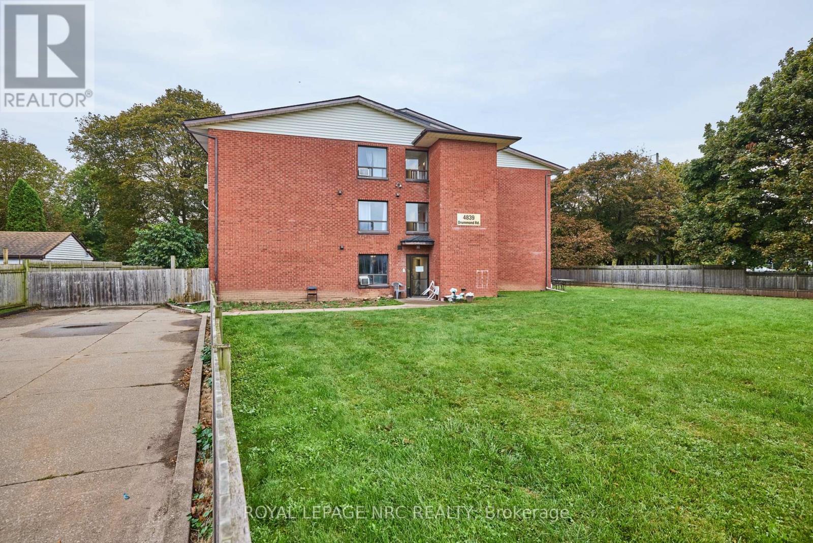 11 - 4839 Drummond Road, Niagara Falls, Ontario  L2E 6E2 - Photo 2 - X13854904
