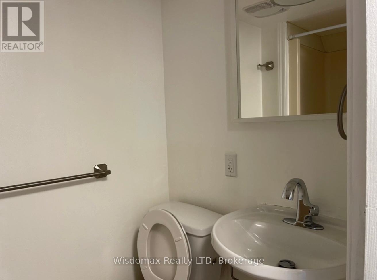 Basement - 426 St. Paul Street, St. Catharines, Ontario  L2R 3N3 - Photo 5 - X13855008