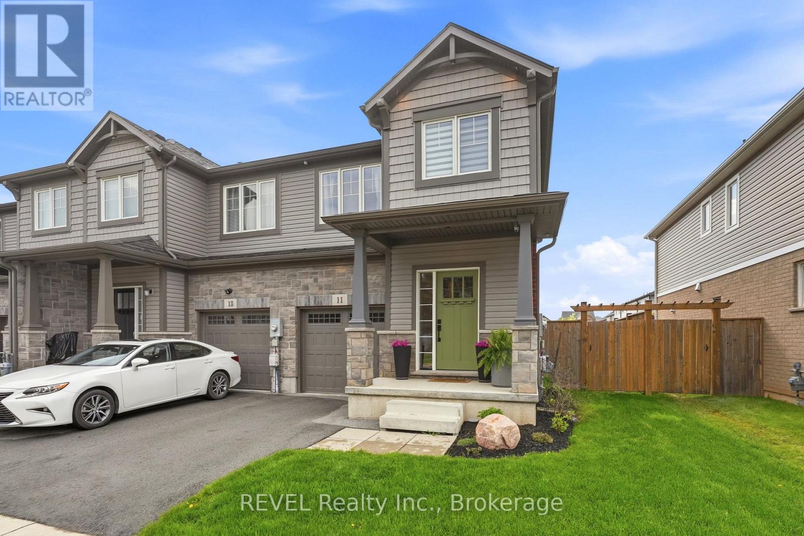 11 LYMBURNER STREET, Pelham, Ontario
