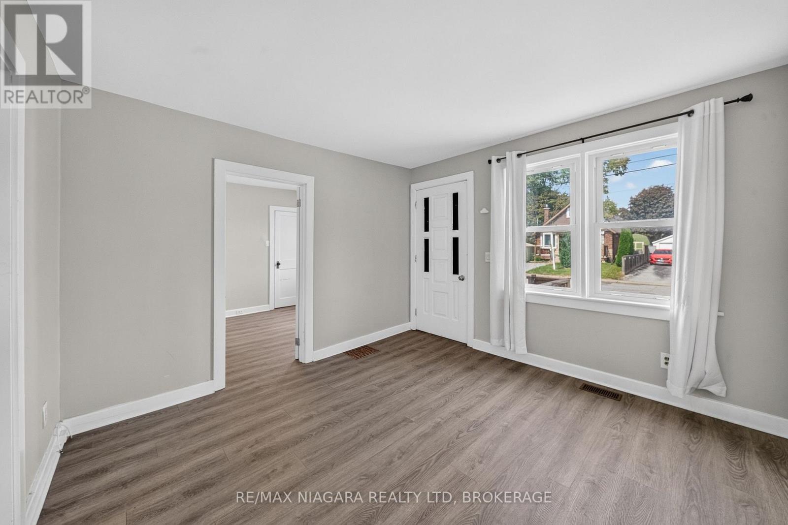 6520 Barker Street, Niagara Falls, Ontario  L2G 1Y7 - Photo 7 - X13855478