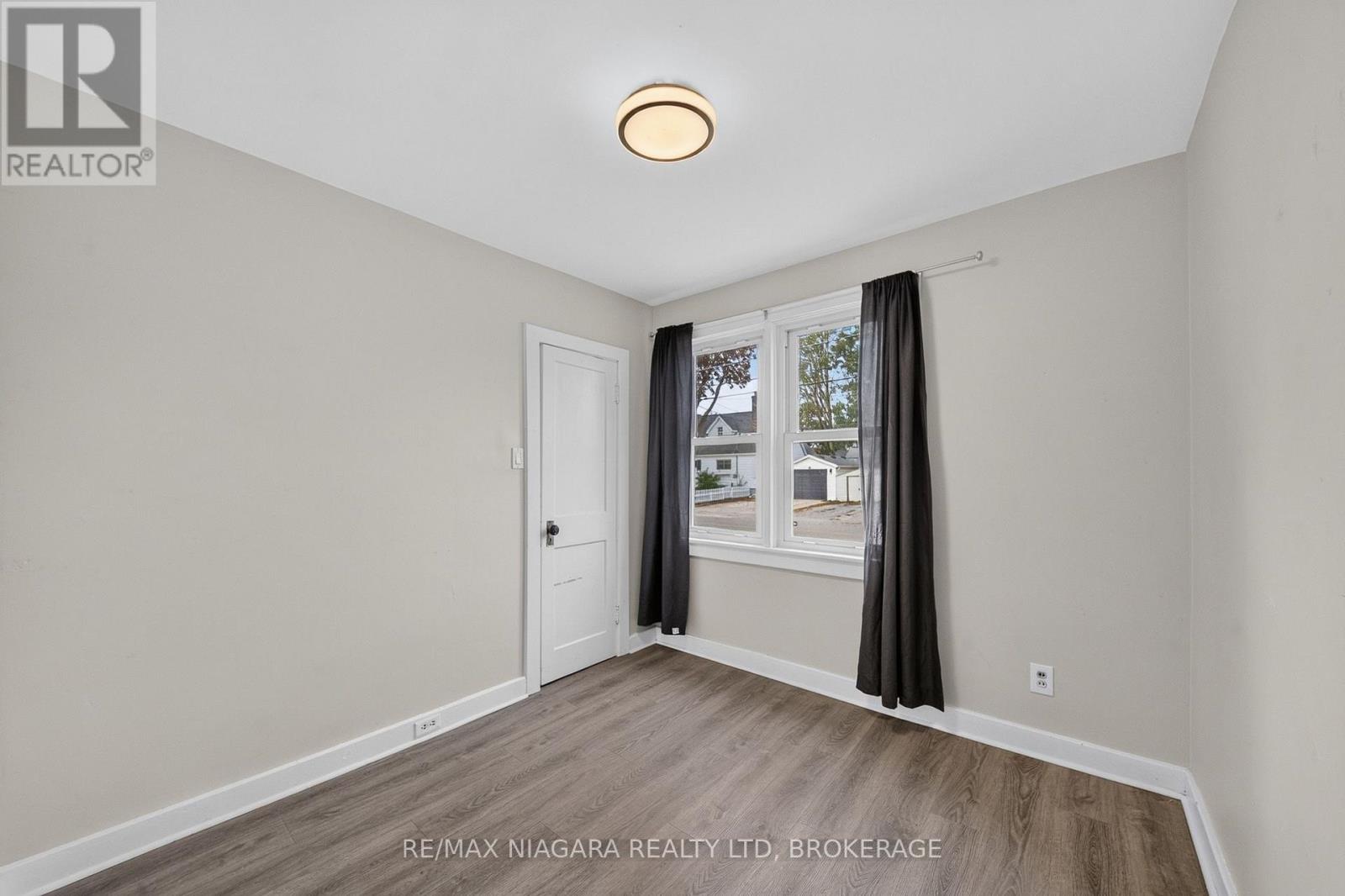 6520 Barker Street, Niagara Falls, Ontario  L2G 1Y7 - Photo 9 - X13855478