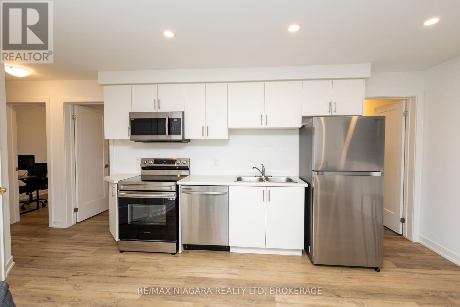 4263 Fourth Avenue, Niagara Falls, Ontario  L2E 0C2 - Photo 4 - X13855672
