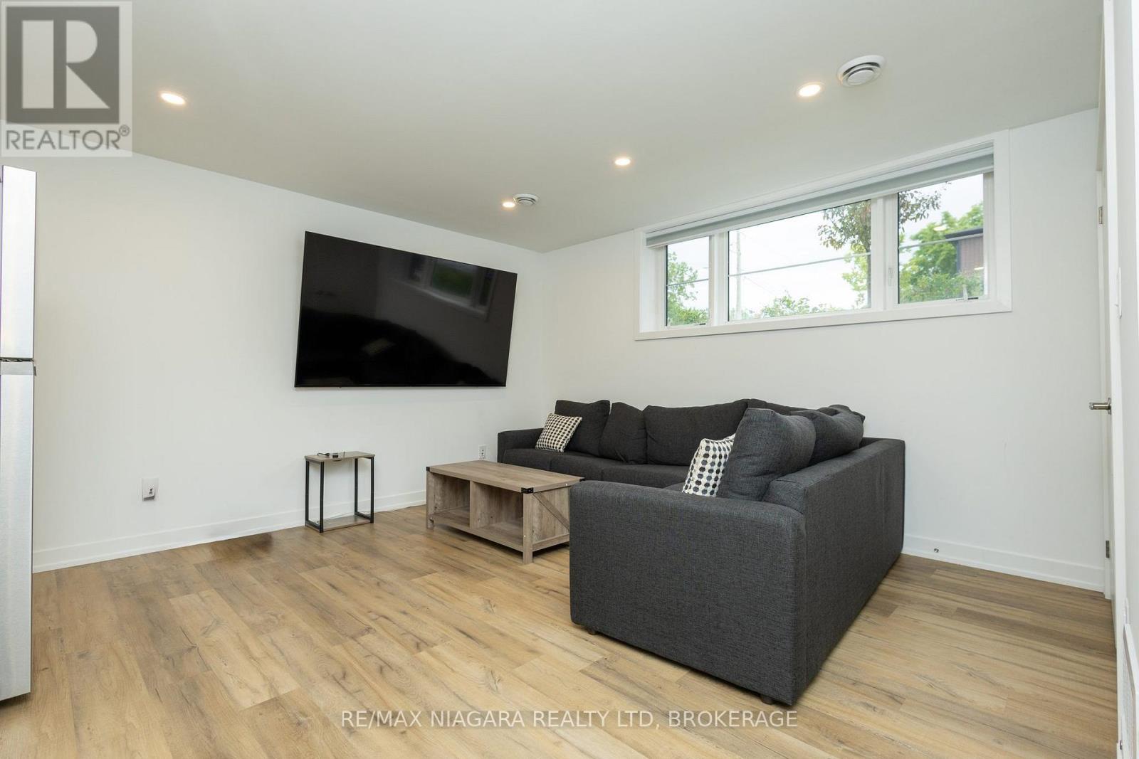 4263 Fourth Avenue, Niagara Falls, Ontario  L2E 0C2 - Photo 6 - X13855672