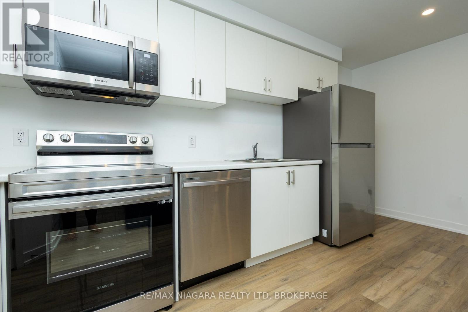4263 Fourth Avenue, Niagara Falls, Ontario  L2E 0C2 - Photo 8 - X13855672