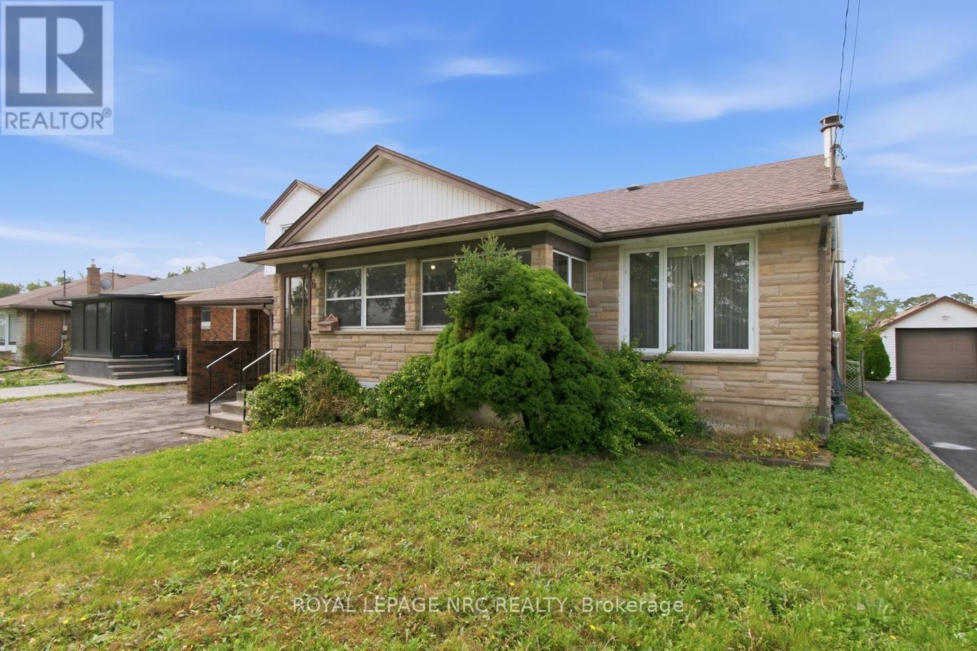 65 Golden Boulevard W, Welland, Ontario  L3B 1H5 - Photo 2 - X13855898