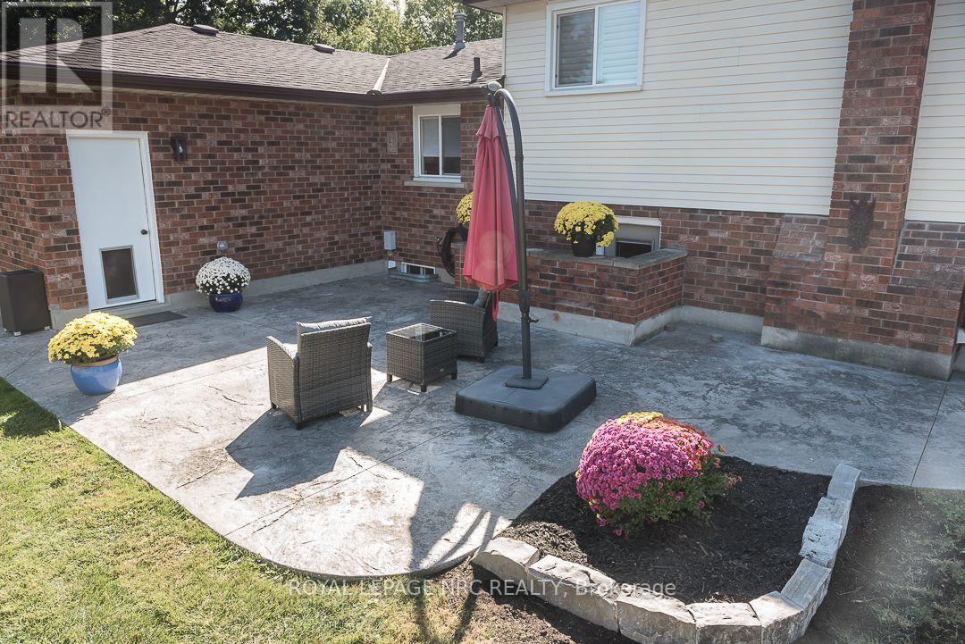 7979 Oakridge Drive, Niagara Falls, Ontario  L2H 2W1 - Photo 35 - X13856656
