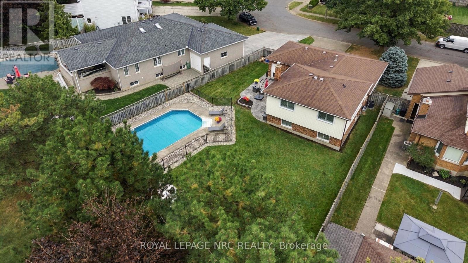 7979 Oakridge Drive, Niagara Falls, Ontario  L2H 2W1 - Photo 4 - X13856656