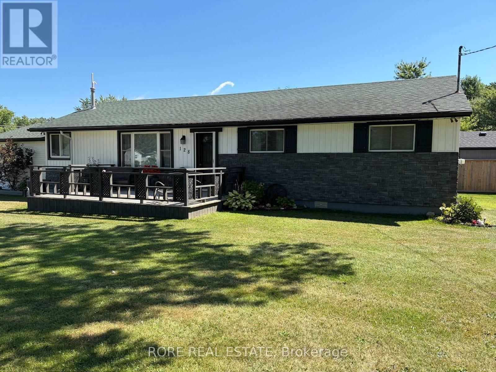 128 Cook Avenue, Fort Erie, Ontario  L0S 1N0 - Photo 2 - X13857522