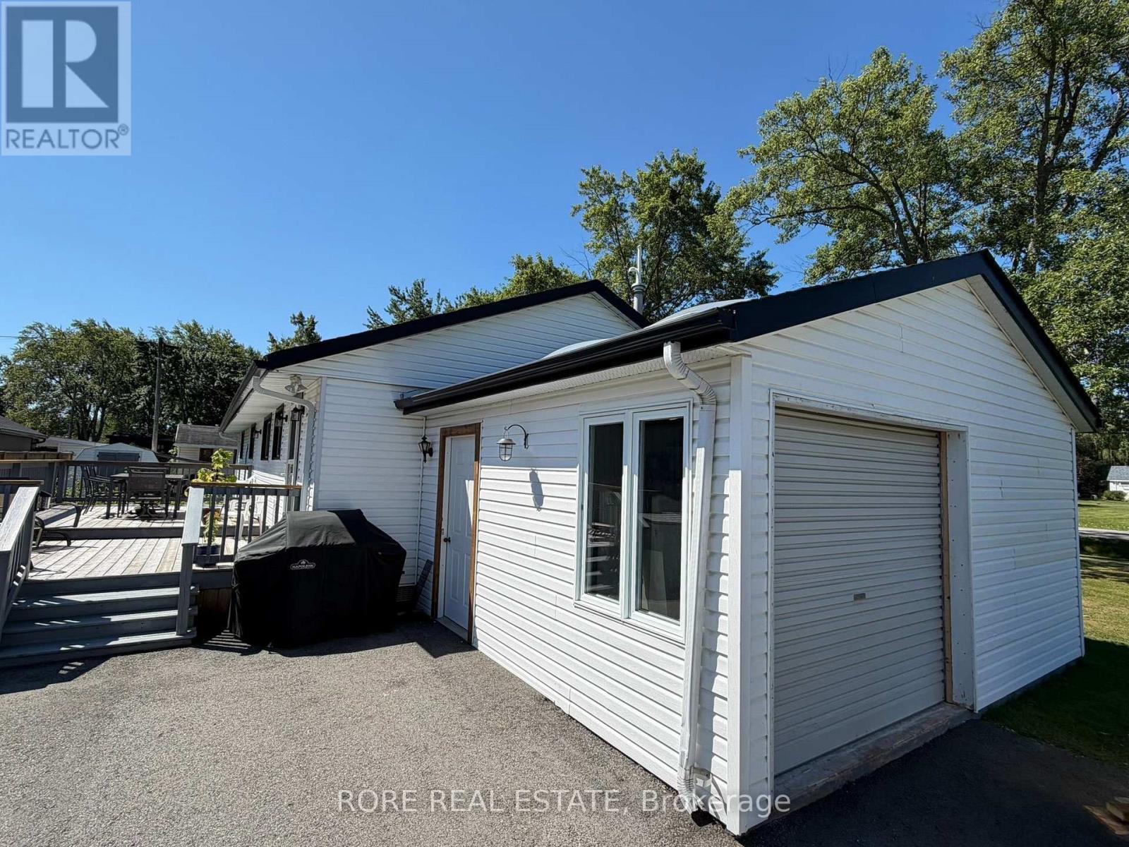 128 Cook Avenue, Fort Erie, Ontario  L0S 1N0 - Photo 3 - X13857522