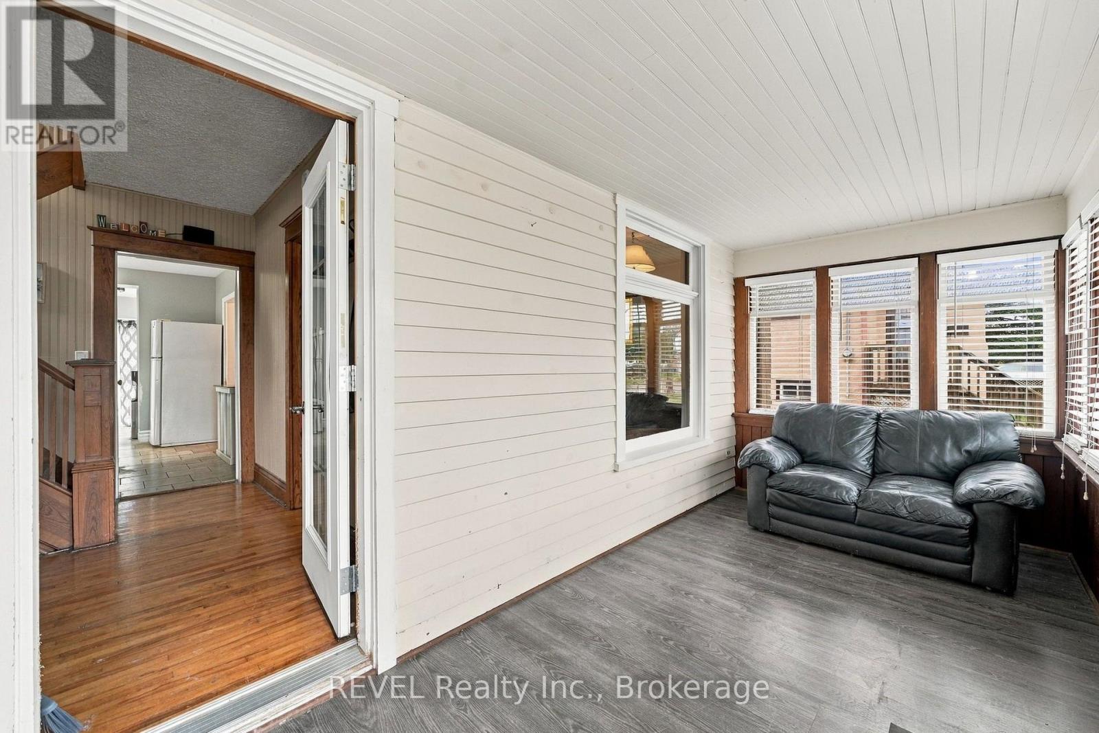 27 Christmas Street, Port Colborne, Ontario  L3K 1M3 - Photo 2 - X13857558