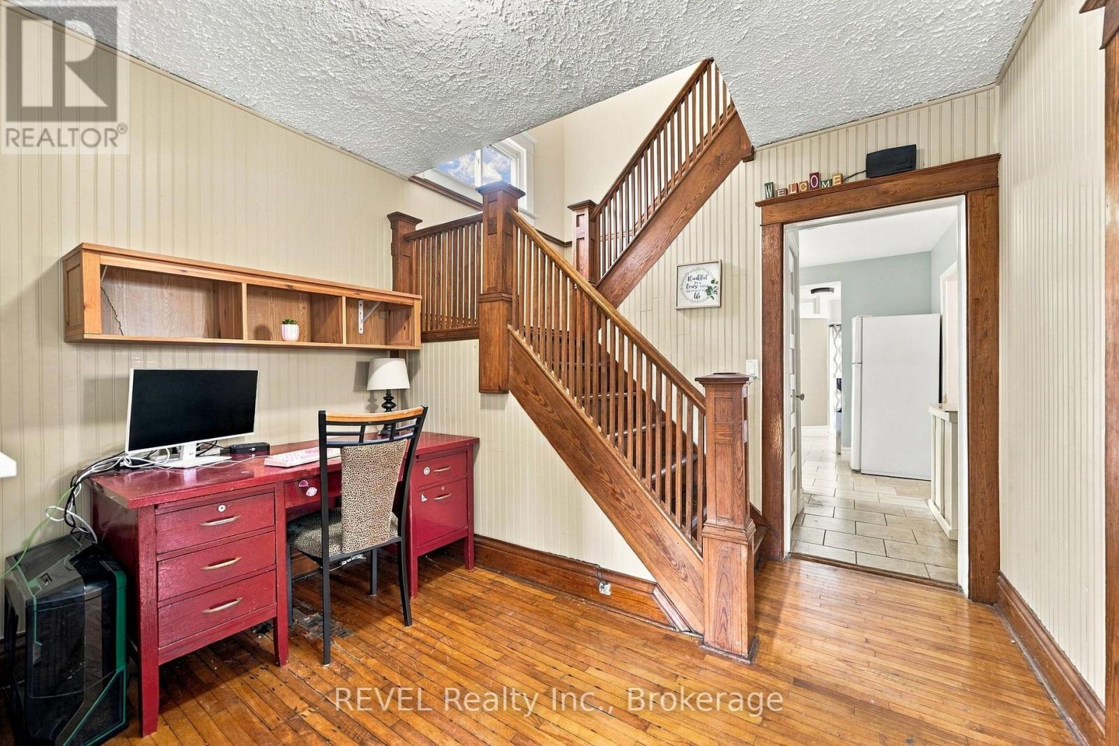 27 Christmas Street, Port Colborne, Ontario  L3K 1M3 - Photo 3 - X13857558