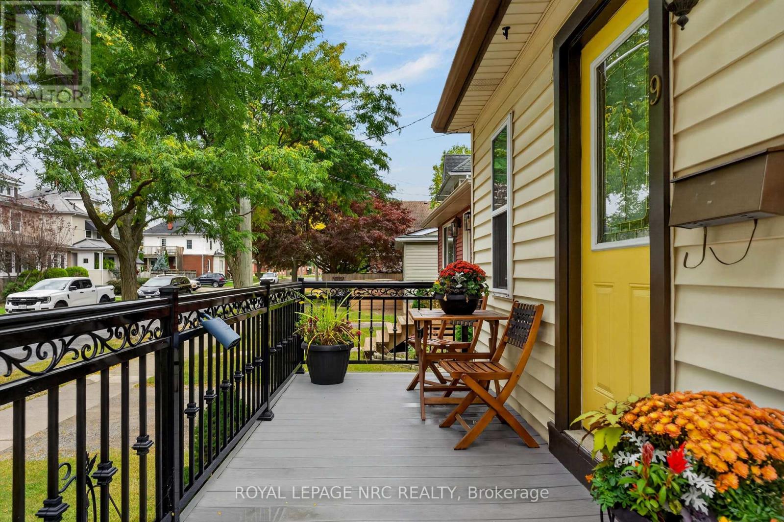 9 Marmora Street, St. Catharines, Ontario  L2P 3B9 - Photo 2 - X13857670