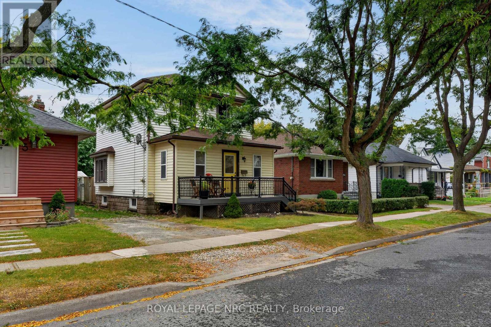 9 Marmora Street, St. Catharines, Ontario  L2P 3B9 - Photo 3 - X13857670