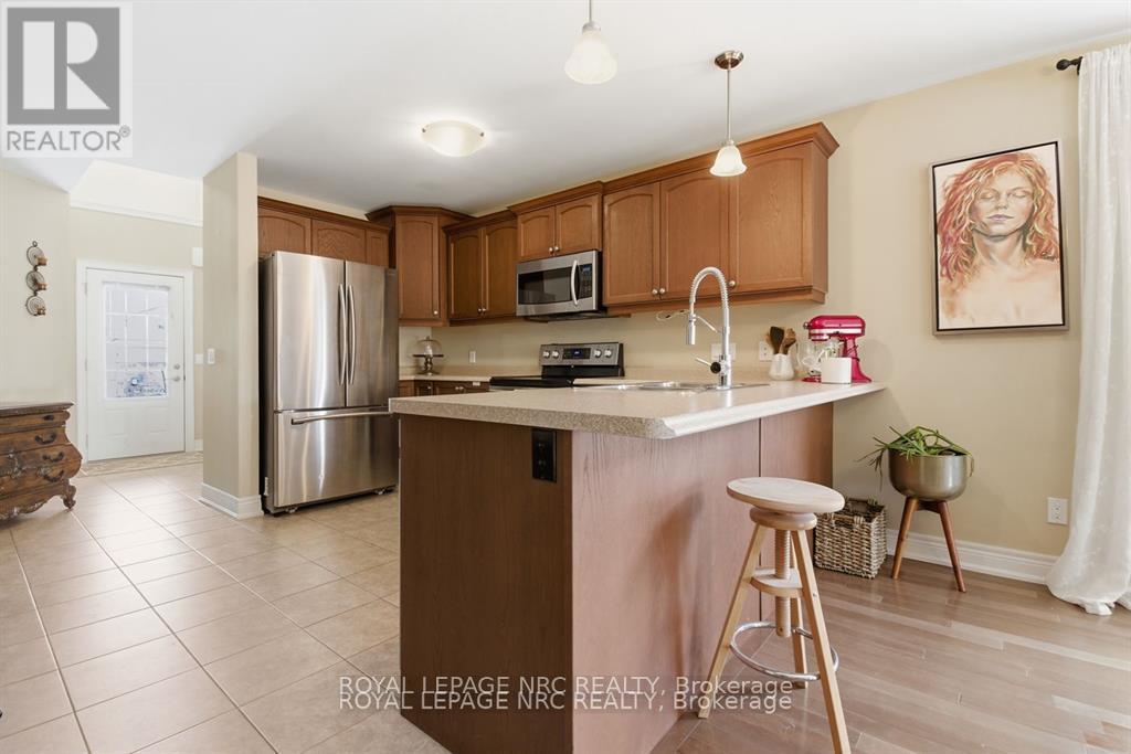 3945 Village Creek Drive, Fort Erie, Ontario  L0S 1S0 - Photo 7 - X13857844