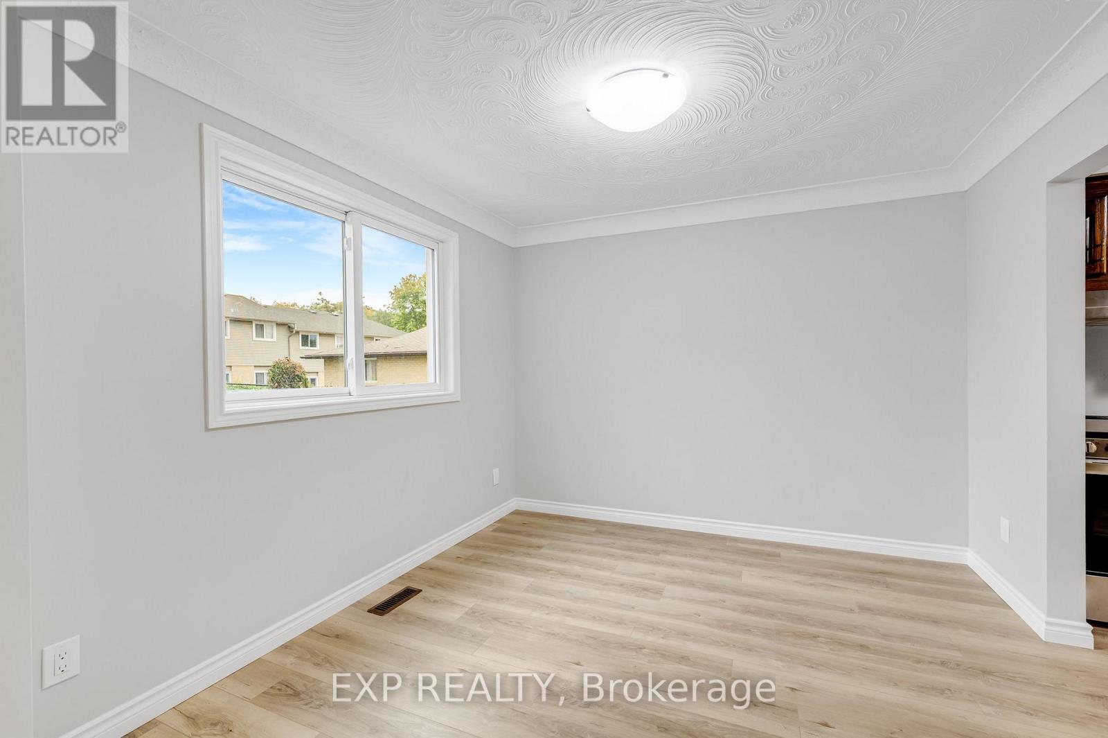 10 Donegel Place, Hamilton, Ontario  L9A 4Z6 - Photo 11 - X13858032