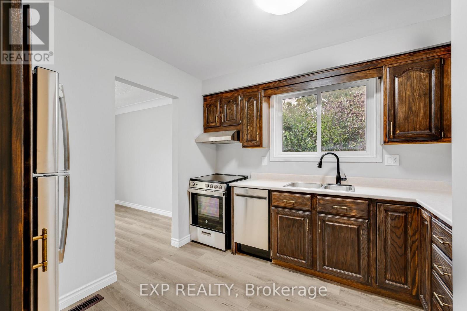 10 Donegel Place, Hamilton, Ontario  L9A 4Z6 - Photo 14 - X13858032