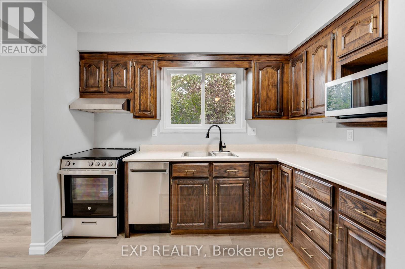 10 Donegel Place, Hamilton, Ontario  L9A 4Z6 - Photo 16 - X13858032
